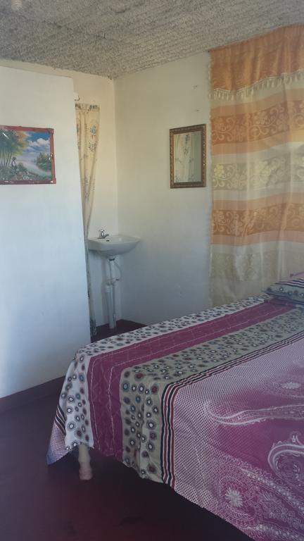 Waikiki Guest House เทรเชอร์ บีช ห้อง รูปภาพ