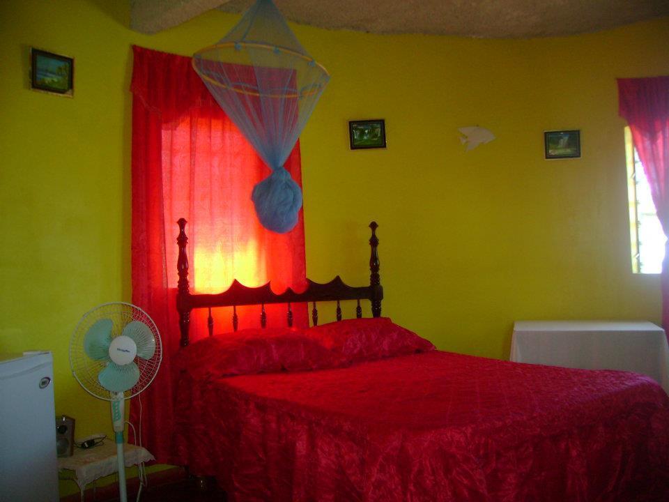 Waikiki Guest House เทรเชอร์ บีช ห้อง รูปภาพ
