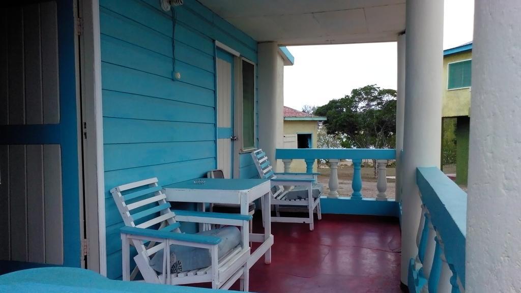 Waikiki Guest House เทรเชอร์ บีช ภายนอก รูปภาพ