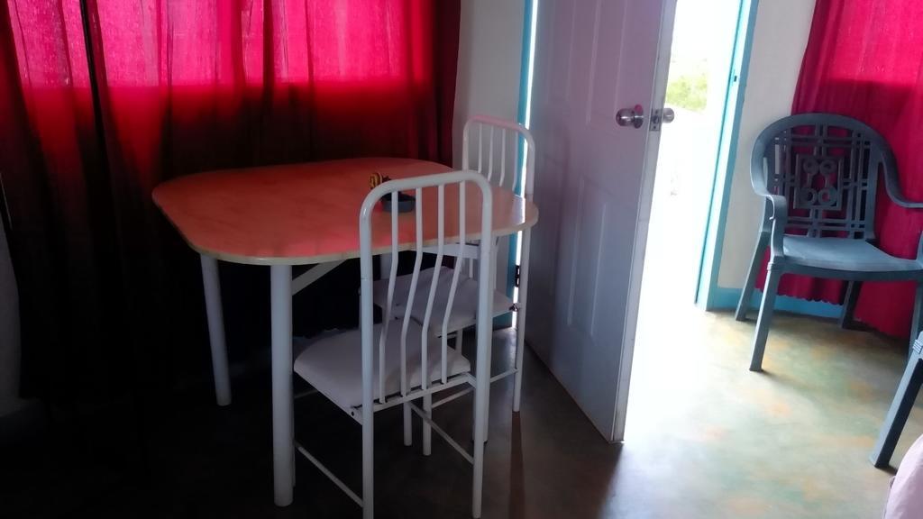 Waikiki Guest House เทรเชอร์ บีช ห้อง รูปภาพ