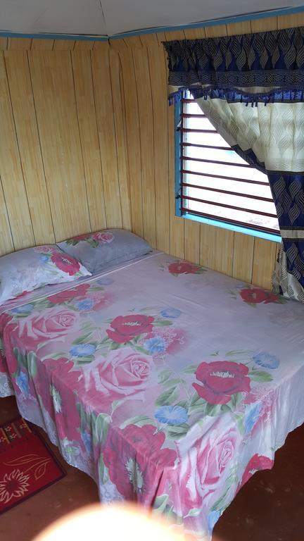 Waikiki Guest House เทรเชอร์ บีช ภายนอก รูปภาพ