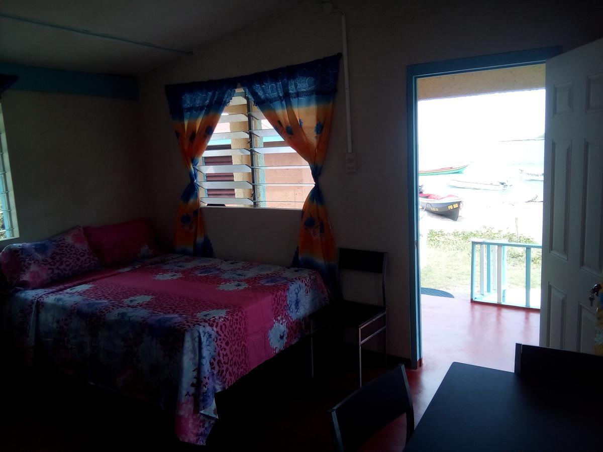 Waikiki Guest House เทรเชอร์ บีช ภายนอก รูปภาพ