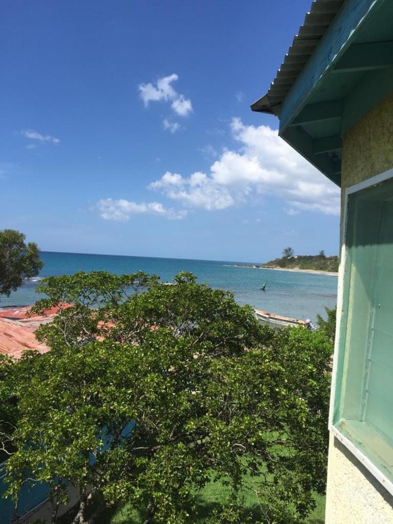 Waikiki Guest House เทรเชอร์ บีช ภายนอก รูปภาพ